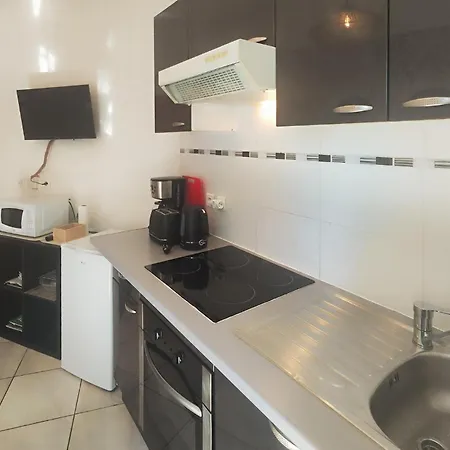 1 Bedroom Lovely In アパート *