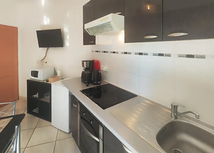 1 Bedroom Lovely In 아파트 *