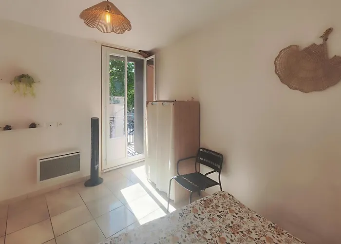 1 Bedroom Lovely In * 아그