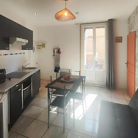 1 Bedroom Lovely In Apartment
