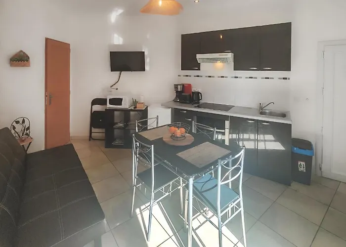 Apartmán 1 Bedroom Lovely In *